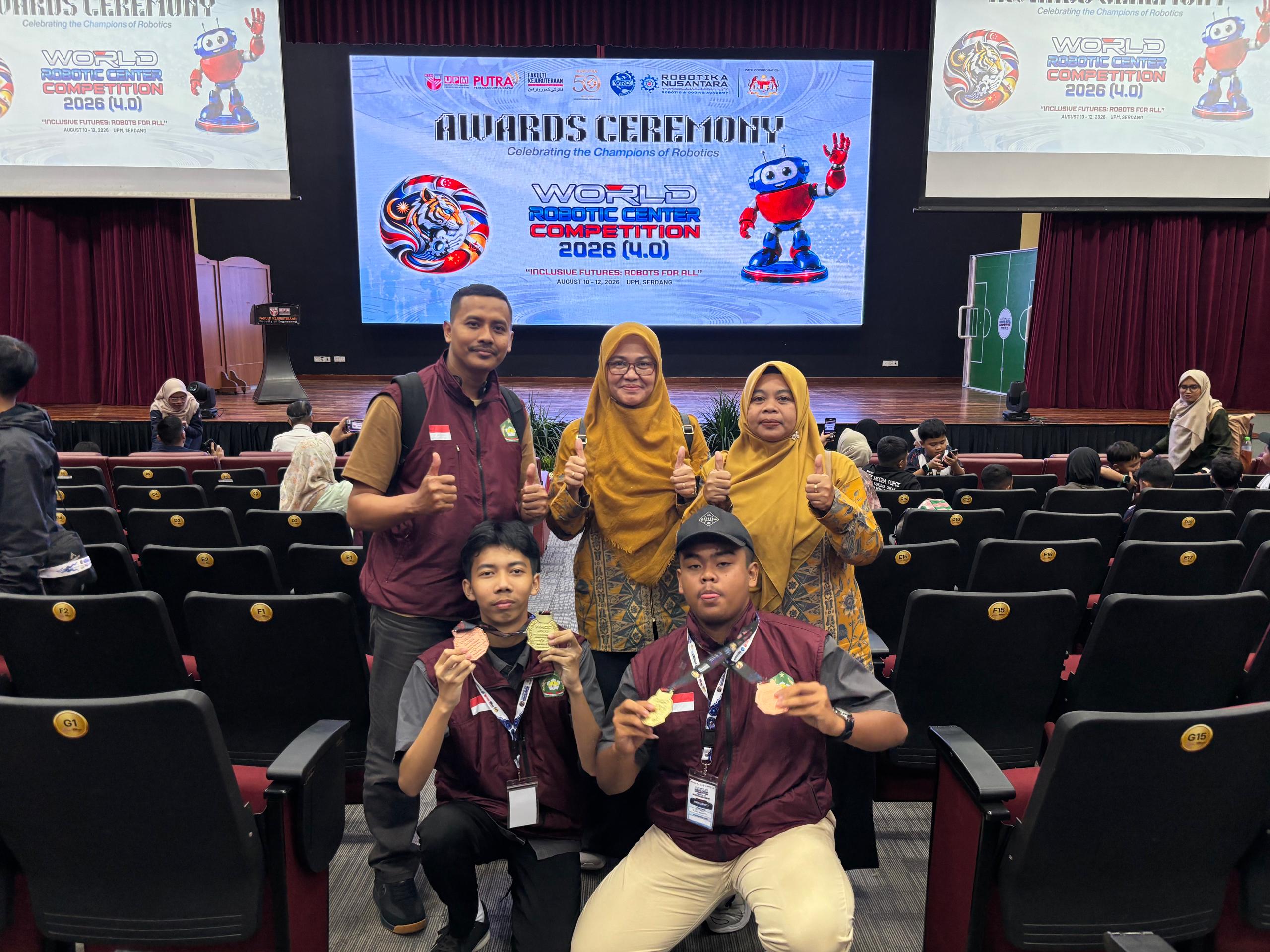 Bikin Bangga! Berangkat ke Malaysia, Tim Robotik MAN 1 Subang Pulang Bawa Dua Gelar Internasional